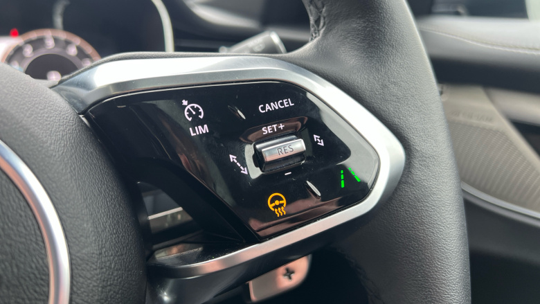 Jaguar F-Pace 2.0 P400e R-Dynamic SE Black 5dr Auto AWD Estate